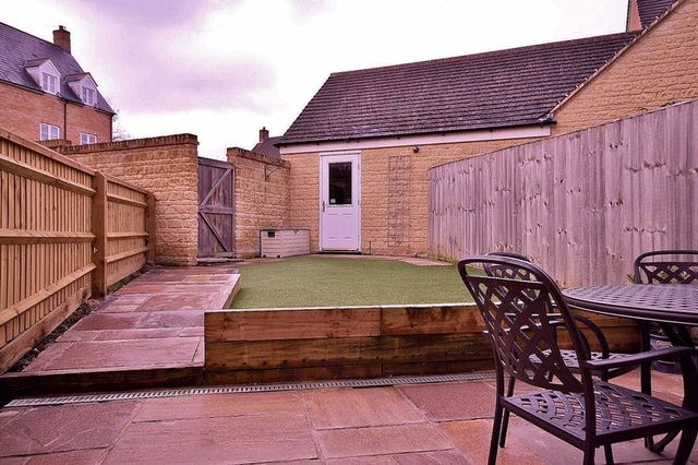  Image of 3 bedroom Terraced house for sale in Northfield Road Witney OX28 at Northfield Road  Witney, OX28 1FY