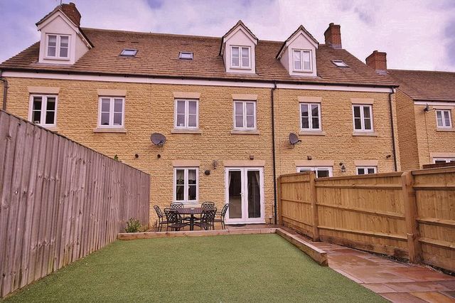  Image of 3 bedroom Terraced house for sale in Northfield Road Witney OX28 at Northfield Road  Witney, OX28 1FY
