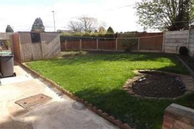  Image of 3 bedroom Detached house to rent in Norwood Close Huthwaite Sutton-in-Ashfield NG17 at Sutton-in-Ashfield, NG17 2EZ
