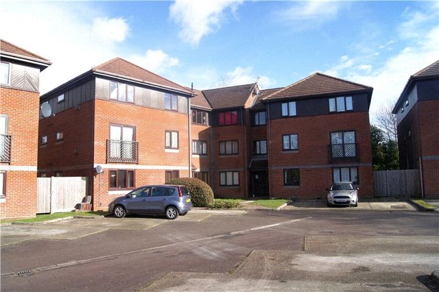  Image of 1 bedroom Apartment to rent in Oakfields Alexandra Avenue Camberley GU15 at Alexandra Avenue Camberley Camberley, GU15 3BY