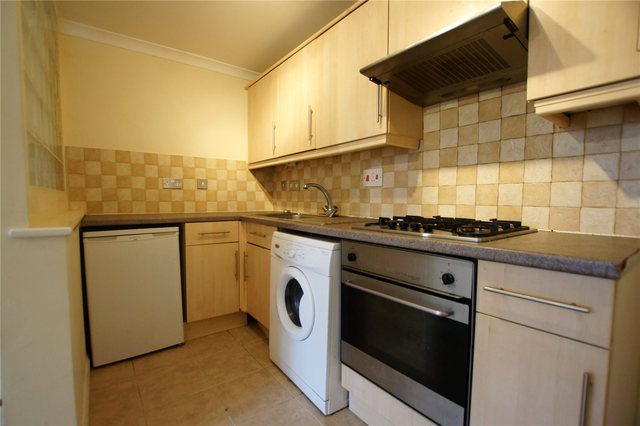  Image of 1 bedroom Apartment to rent in Oakfields Alexandra Avenue Camberley GU15 at Alexandra Avenue Camberley Camberley, GU15 3BY