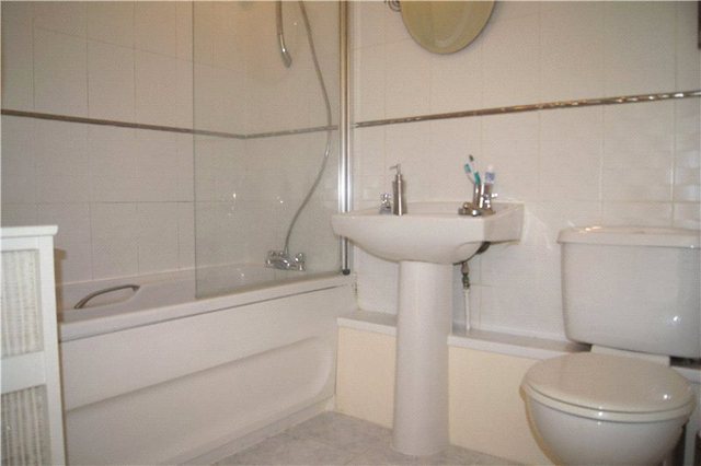  Image of 1 bedroom Apartment to rent in Oakfields Alexandra Avenue Camberley GU15 at Alexandra Avenue Camberley Camberley, GU15 3BY