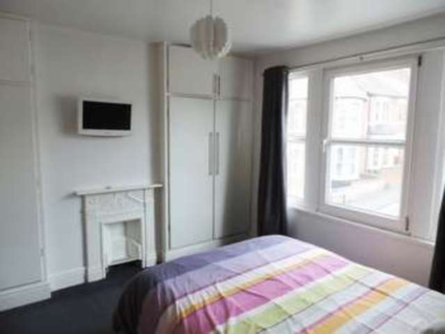  Image of 4 bedroom Terraced house for sale in Ashford Road Swindon SN1 at Ashford Road Old Town Swindon, SN1 3NS