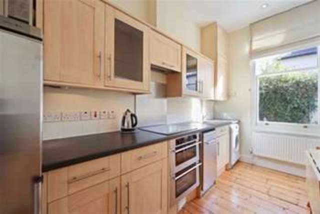  Image of 1 bedroom Flat to rent in Pagoda Avenue Kew Richmond TW9 at Richmond, TW9 2HQ