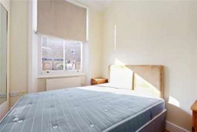  Image of 1 bedroom Flat to rent in Pagoda Avenue Kew Richmond TW9 at Richmond, TW9 2HQ