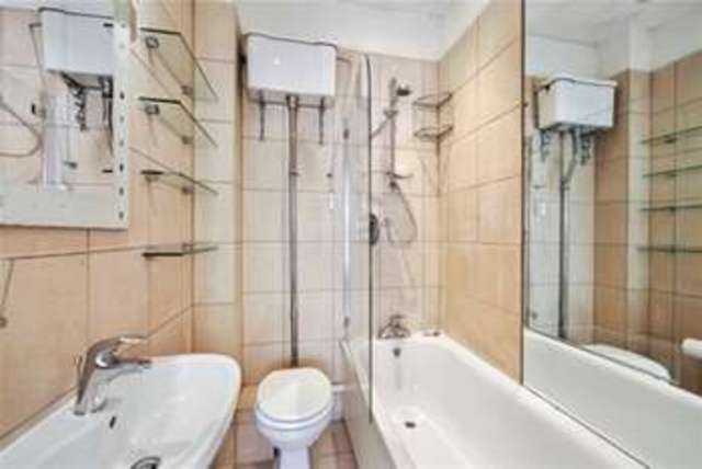  Image of 1 bedroom Flat to rent in Pagoda Avenue Kew Richmond TW9 at Richmond, TW9 2HQ