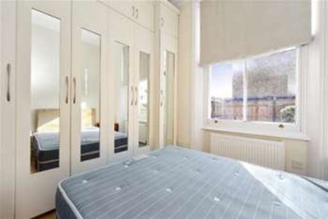  Image of 1 bedroom Flat to rent in Pagoda Avenue Kew Richmond TW9 at Richmond, TW9 2HQ