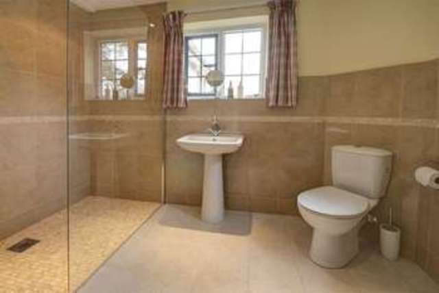  Image of 4 bedroom Cottage to rent in Painswick Stroud GL6 at Painswick Stroud, GL6 6TZ