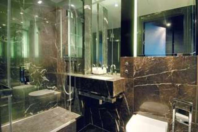  Image of 2 bedroom Flat to rent in Pan Peninsula Square London E14 at Canary Wharf, E14 9HR