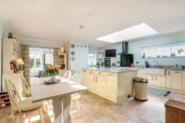  Image of 2 bedroom Bungalow for sale in Park Drive Masham Ripon HG4 at Masham Ripon Masham, HG4 4HY