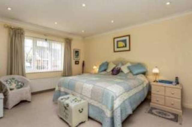  Image of 2 bedroom Bungalow for sale in Park Drive Masham Ripon HG4 at Masham Ripon Masham, HG4 4HY