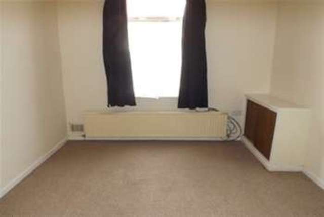  Image of 2 bedroom Terraced house to rent in Parker Street Runcorn WA7 at Runcorn, WA7 1RG