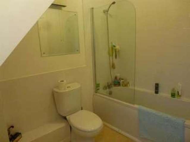  Image of 1 bedroom Flat to rent in Henley Road Ipswich IP1 at 11 Henley Road  Ipswich, IP1 3SE