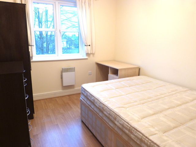  Image of 2 bedroom Flat to rent in Greyhound Hill London NW4 at HENDON  LONDON, NW4 4JE