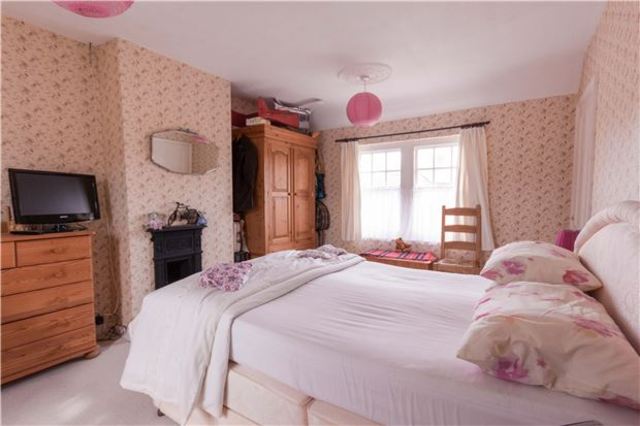  Image of 2 bedroom Terraced house for sale in Peartree Lane Bexhill-on-Sea TN39 at East Sussex, TN39 4PG