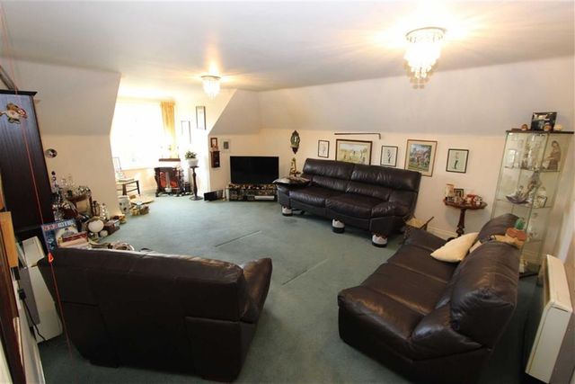  Image of 2 bedroom Flat for sale in Green Lanes London N21 at Pegasus Lodge Winchmore Hill Winchmore Hill, N21 2RW