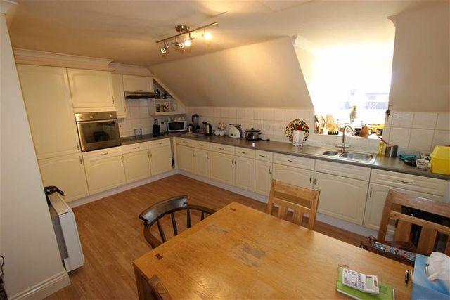  Image of 2 bedroom Flat for sale in Green Lanes London N21 at Pegasus Lodge Winchmore Hill Winchmore Hill, N21 2RW
