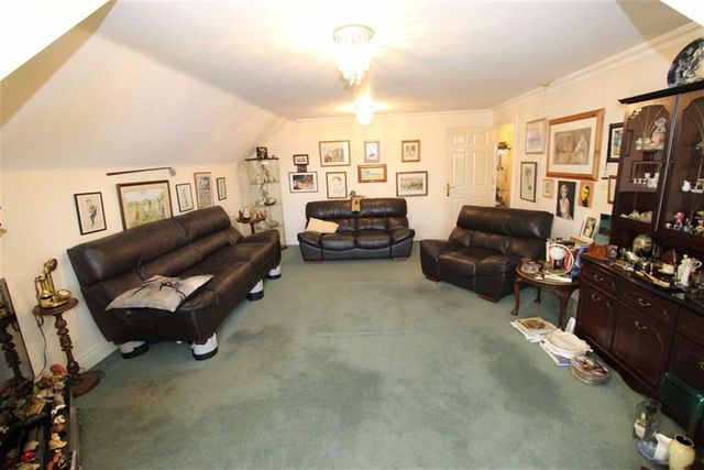  Image of 2 bedroom Flat for sale in Green Lanes London N21 at Pegasus Lodge Winchmore Hill Winchmore Hill, N21 2RW