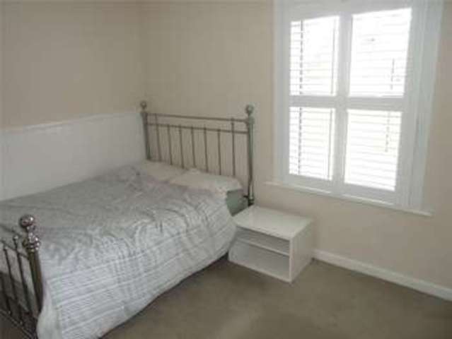  Image of 2 bedroom Terraced house to rent in Pell Street Reading RG1 at Reading Berkshire Reading, RG1 2NZ