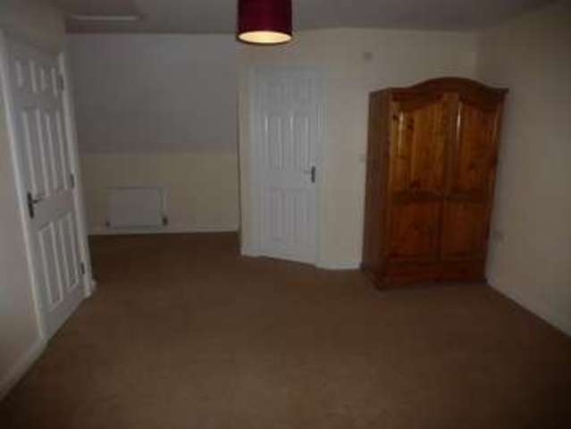  Image of 4 bedroom Detached house to rent in Penland Road Bexhill-on-Sea TN40 at Bexhill, TN40 2JG