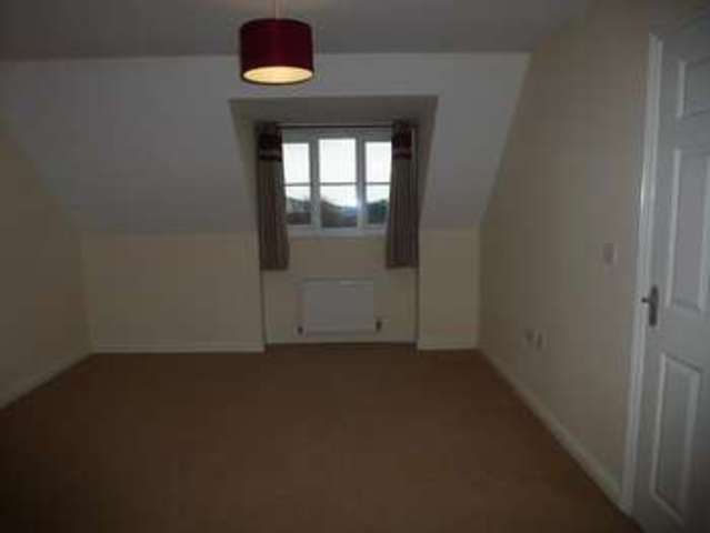  Image of 4 bedroom Detached house to rent in Penland Road Bexhill-on-Sea TN40 at Bexhill, TN40 2JG