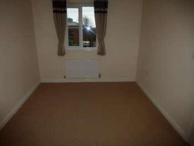  Image of 4 bedroom Detached house to rent in Penland Road Bexhill-on-Sea TN40 at Bexhill, TN40 2JG