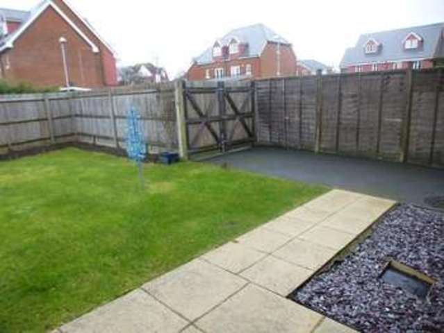  Image of 4 bedroom Detached house to rent in Penland Road Bexhill-on-Sea TN40 at Bexhill, TN40 2JG