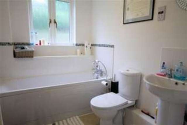  Image of 3 bedroom Detached house to rent in Calver Close Penryn TR10 at Penryn, TR10 8SG