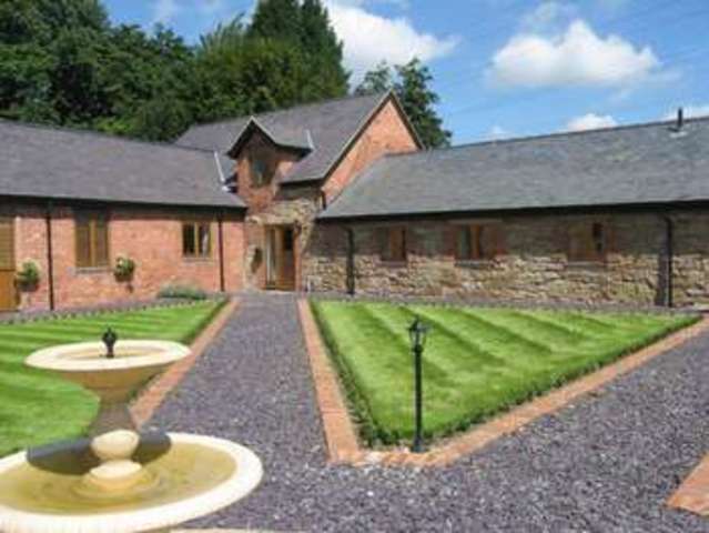  Image of 3 bedroom Detached house to rent in Wrexham Road Rhostyllen Wrexham LL14 at Wrexham Road Rhostyllen Wrexham, LL14 4DR