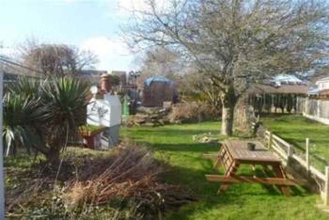  Image of 2 bedroom Terraced house to rent in Pleasant Place Barker Lane Chesterfield S40 at Chesterfield, S40 1EG