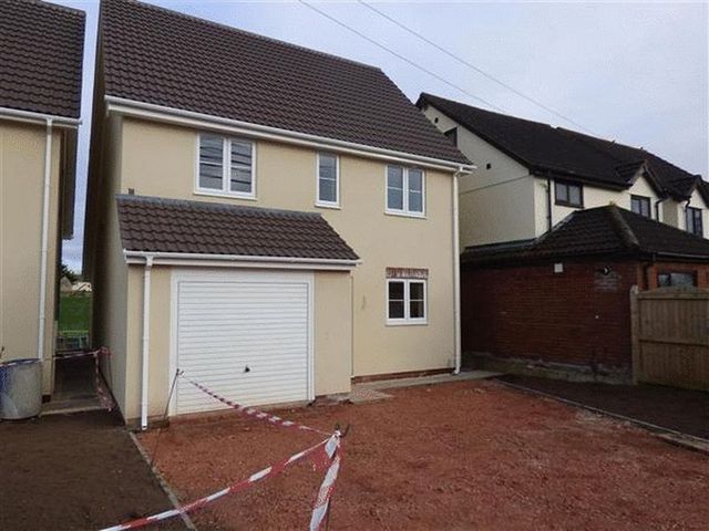  Image of 4 bedroom Detached house for sale in Manor Way Portskewett Caldicot NP26 at Manor Way Portskewett Caldicot, NP26 5TQ