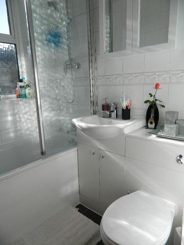  Image of 4 bedroom Detached house to rent in Plum Lane London SE18 at Plumstead Common  London, SE18 3AE