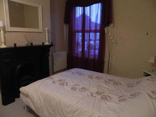  Image of 4 bedroom Detached house to rent in Plum Lane London SE18 at Plumstead Common  London, SE18 3AE