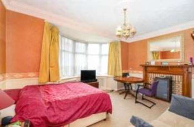  Image of 4 bedroom Semi-Detached house for sale in Pollard Road London N20 at Whetstone  Whetstone, N20 0UE