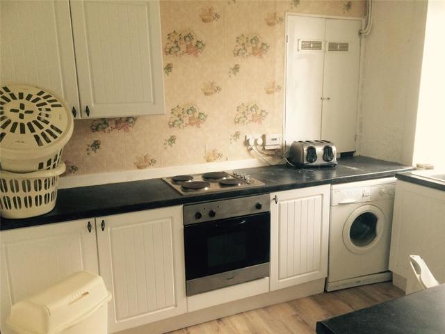  Image of 1 bedroom Flat to rent in Polnoon Street Eaglesham Glasgow G76 at Eaglesham East Renfrewshire East Renfrewshire, G76 0BB