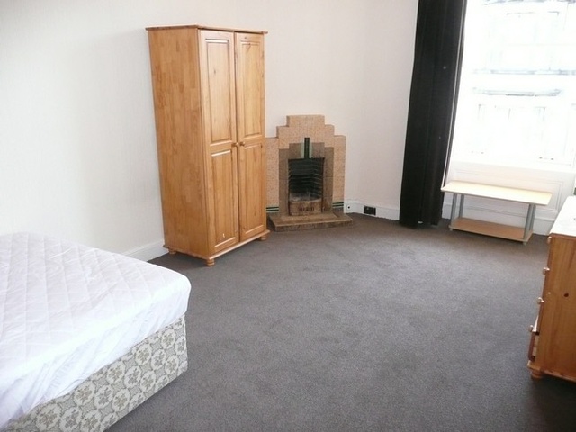  Image of 4 bedroom Flat to rent in Polwarth Gardens Edinburgh EH11 at Polwarth Edinburgh Edinburgh, EH11 1LA