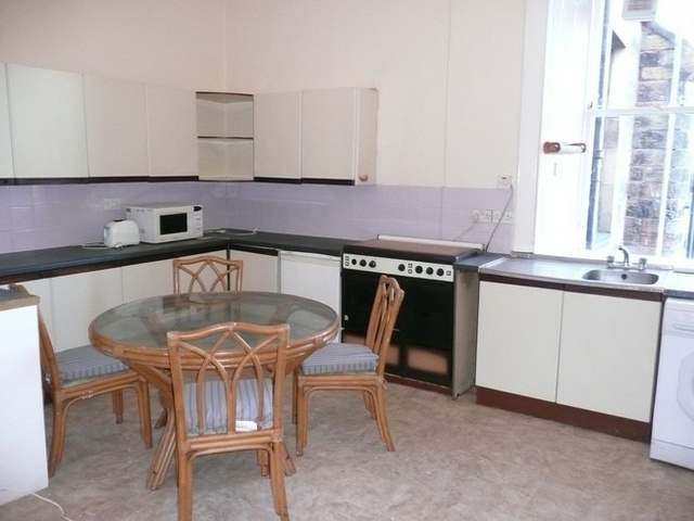  Image of 4 bedroom Flat to rent in Polwarth Gardens Edinburgh EH11 at Polwarth Edinburgh Edinburgh, EH11 1LA