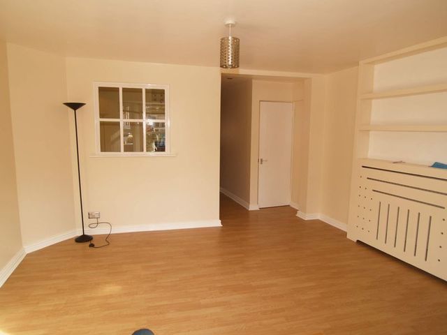  Image of 1 bedroom Flat to rent in Prince of Wales Avenue Reading RG30 at Prince of Wales Avenue  Reading, RG30 2UR