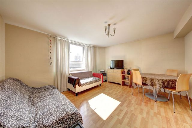  Image of 1 bedroom Property for sale in Prince of Wales Drive London SW11 at Prince of Wales Drive London London, SW11 4BU