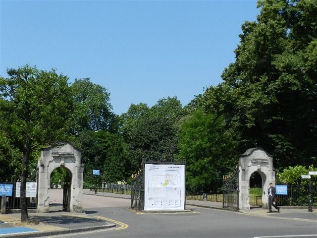  Image of 1 bedroom Property for sale in Prince of Wales Drive London SW11 at Prince of Wales Drive London London, SW11 4BU