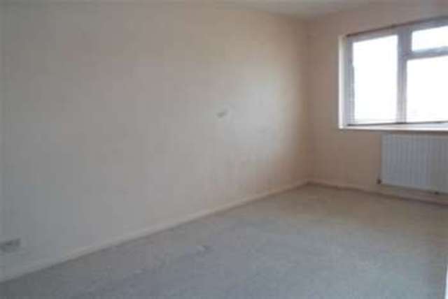  Image of 3 bedroom Detached house to rent in Radnor Close Worthing BN13 at Worthing, BN13 1DJ