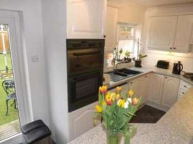  Image of 2 bedroom Bungalow for sale in Stanley Road North Rainham RM13 at Rainham  South Hornchurch, RM13 8BJ