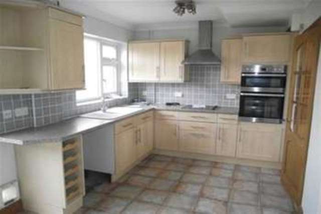  Image of 3 bedroom Detached house to rent in Philbrick Crescent Rayleigh SS6 at Rayleigh, SS6 9HQ