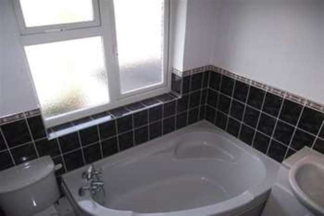  Image of 3 bedroom Detached house to rent in Philbrick Crescent Rayleigh SS6 at Rayleigh, SS6 9HQ