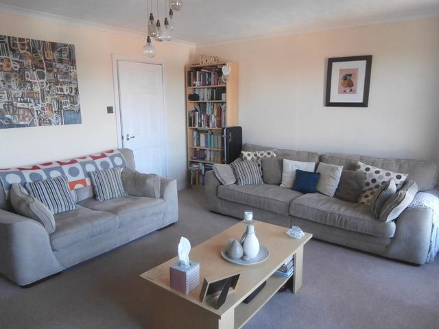  Image of 1 bedroom Flat to rent in Redhouse Court Blackburn Bathgate EH47 at Blackburn West Lothian West Lothian, EH47 7BU