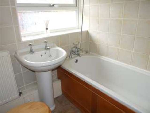  Image of 2 bedroom Terraced house to rent in Regent Street Reading RG1 at Reading Berkshire Reading, RG1 3NN