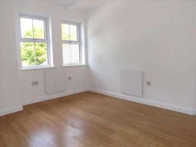  Image of 2 bedroom Apartment to rent in Reading Road Burghfield Common Reading RG7 at Reading Road Burghfield Common Reading, RG7 3QA