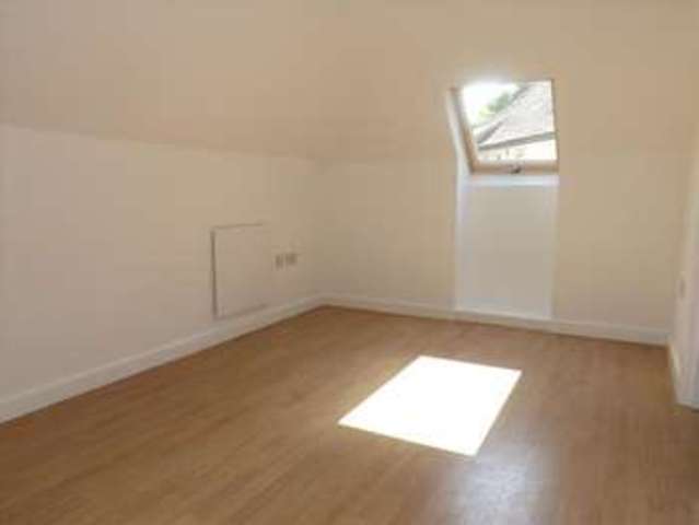  Image of 2 bedroom Apartment to rent in Reading Road Burghfield Common Reading RG7 at Reading Road Burghfield Common Reading, RG7 3QA