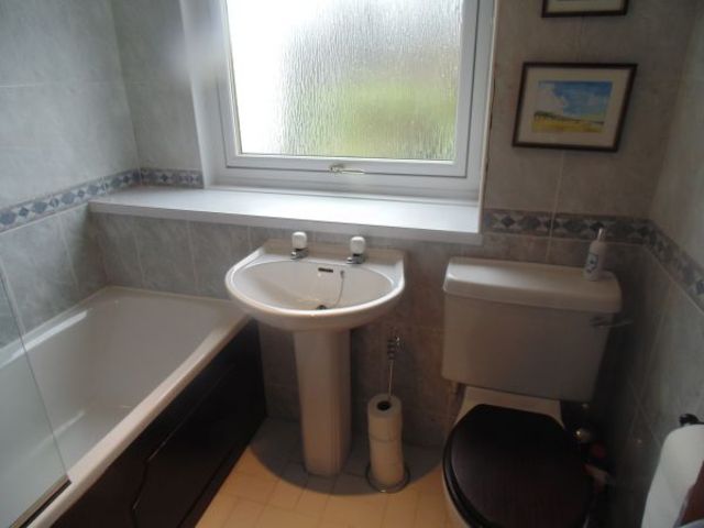  Image of 2 bedroom Flat to rent in Rhumhor Gardens Kilbarchan Johnstone PA10 at Kilbarchan Kilbarchan Renfrewshire, PA10 2BB