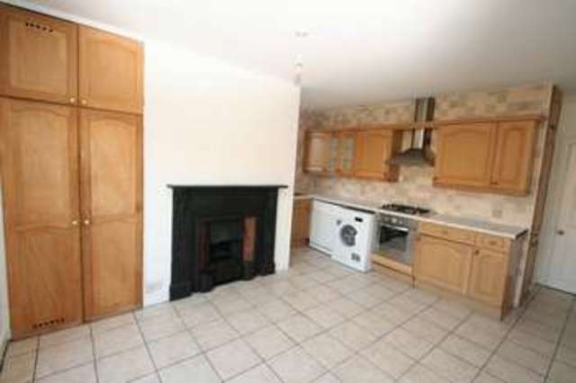  Image of 4 bedroom Flat to rent in Ridley Road London NW10 at LONDON, NW10 5UB